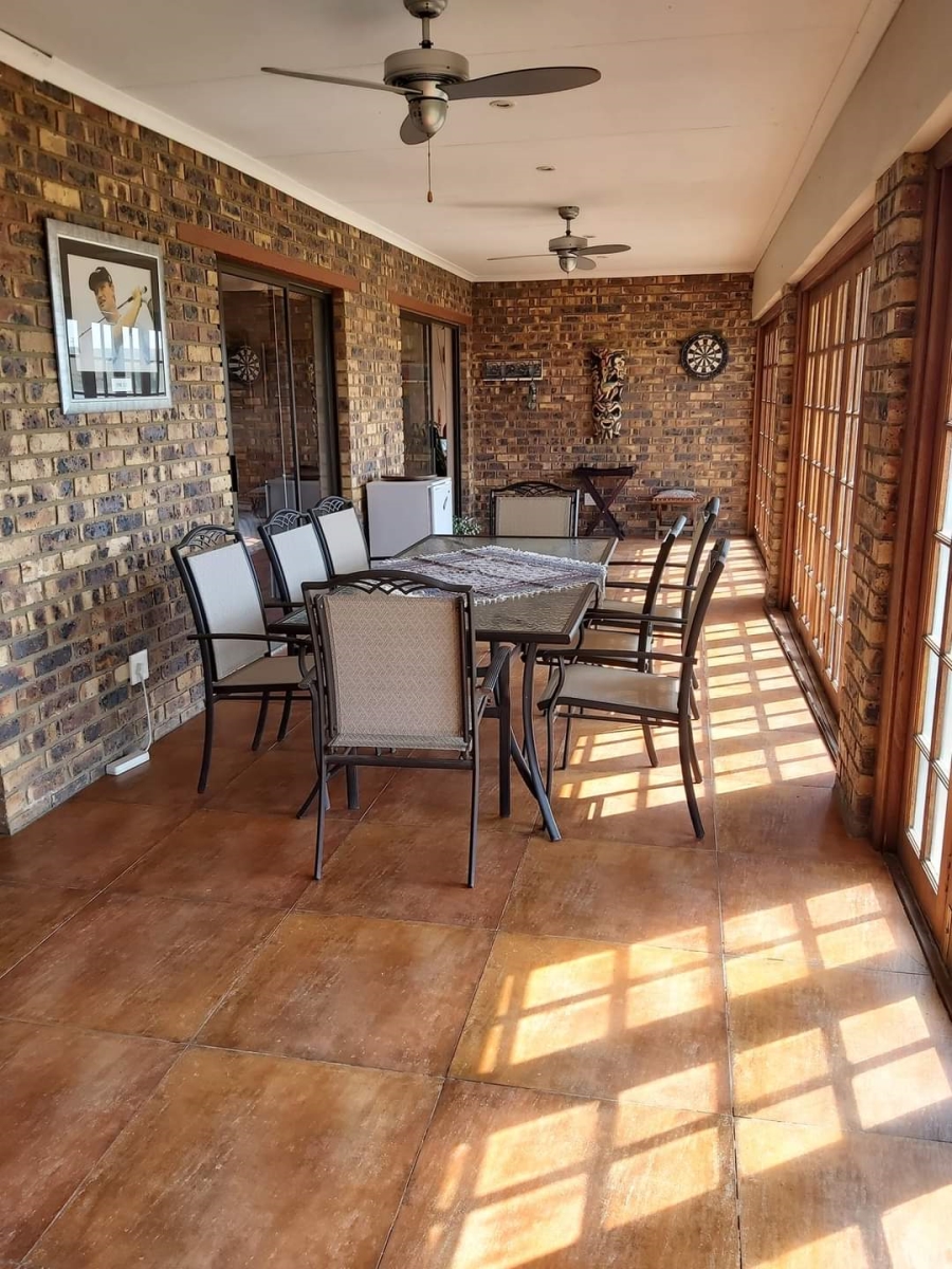 7 Bedroom Property for Sale in Oranjeville Free State